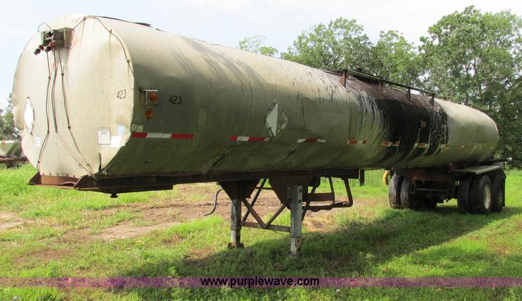 image for item F5194 1964 Standard Steelworks insulated tanker trailer