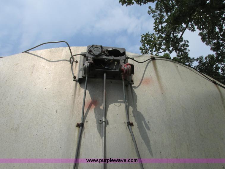 image for item F5194 1964 Standard Steelworks insulated tanker trailer