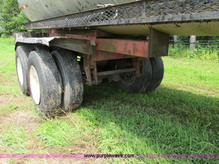 image for item F5194 1964 Standard Steelworks insulated tanker trailer