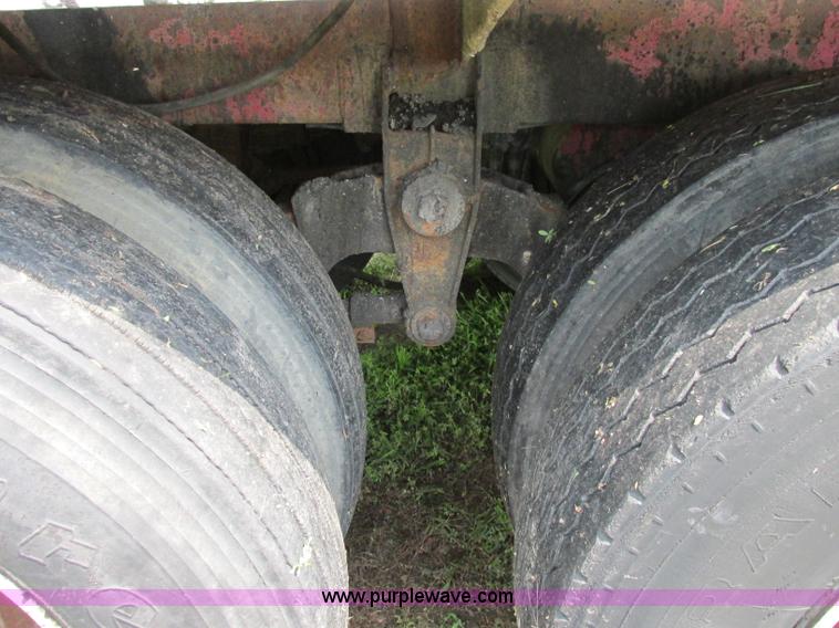 image for item F5194 1964 Standard Steelworks insulated tanker trailer