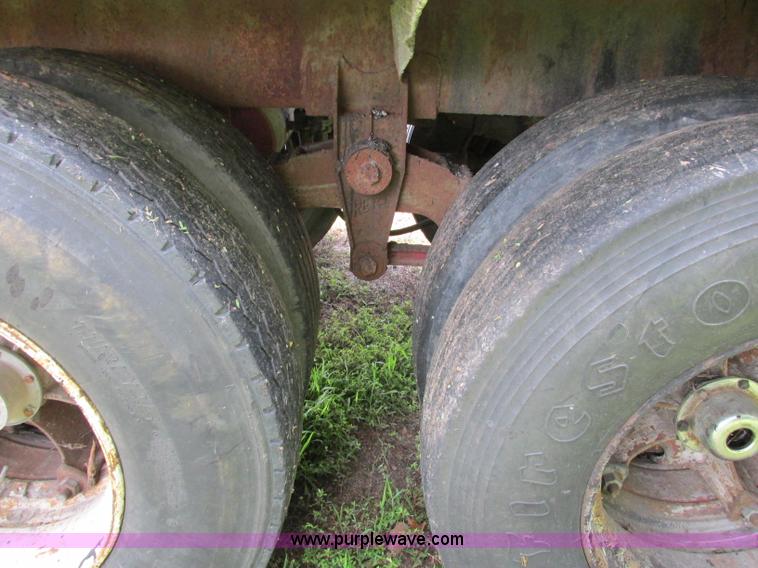 image for item F5194 1964 Standard Steelworks insulated tanker trailer