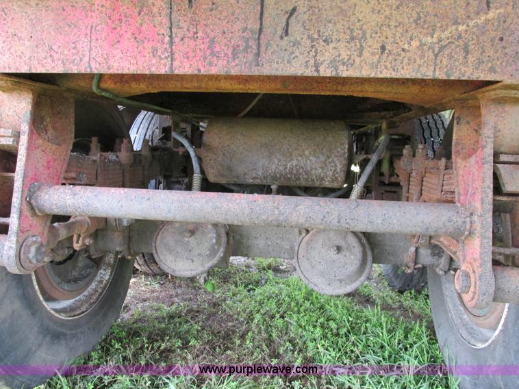 image for item F5194 1964 Standard Steelworks insulated tanker trailer