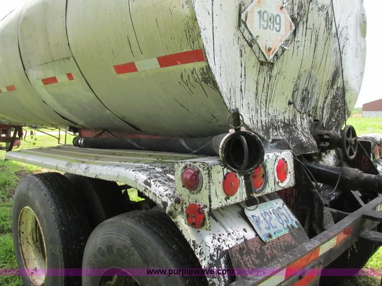 image for item F5194 1964 Standard Steelworks insulated tanker trailer