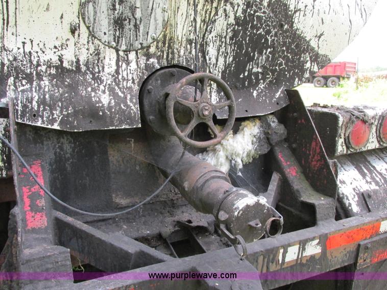 image for item F5194 1964 Standard Steelworks insulated tanker trailer