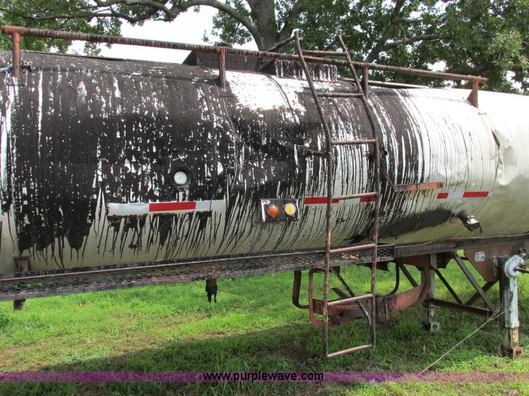 image for item F5194 1964 Standard Steelworks insulated tanker trailer