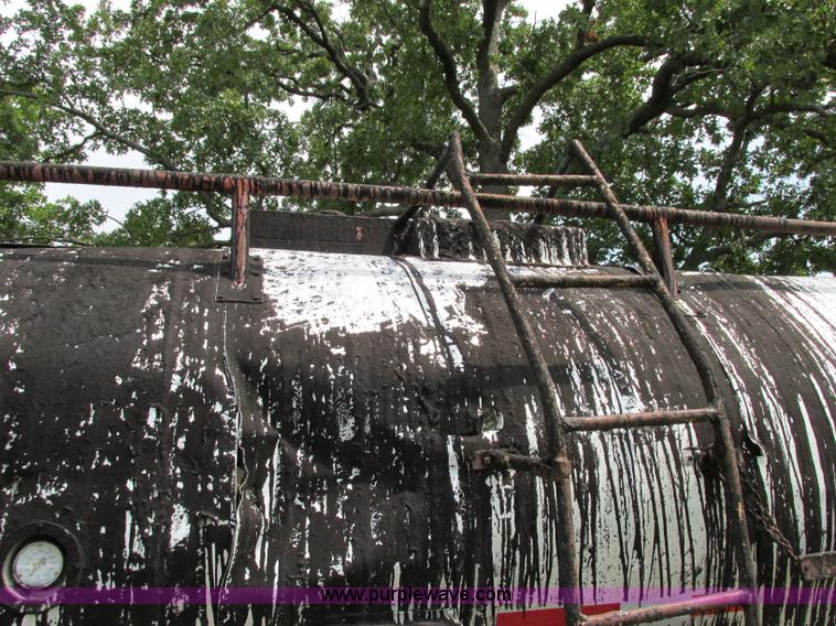 image for item F5194 1964 Standard Steelworks insulated tanker trailer