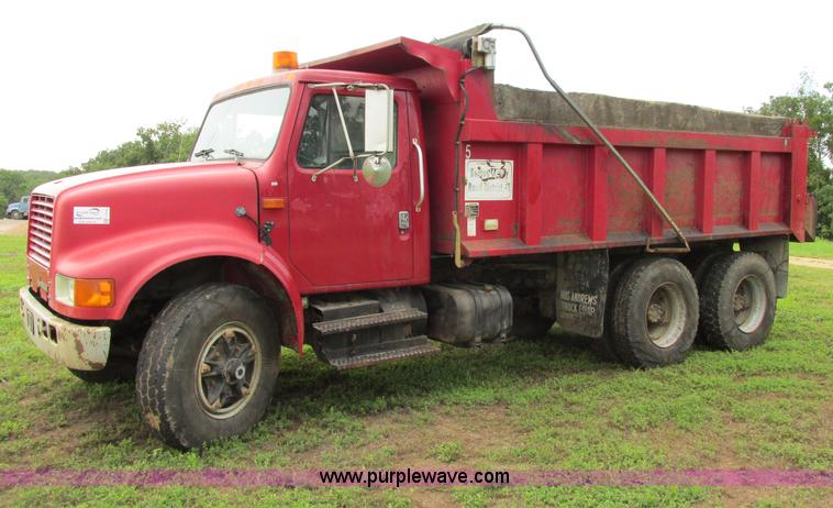 image for item F5195 1992 International 4900 dump truck