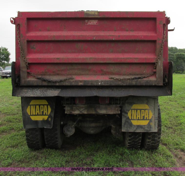 image for item F5195 1992 International 4900 dump truck