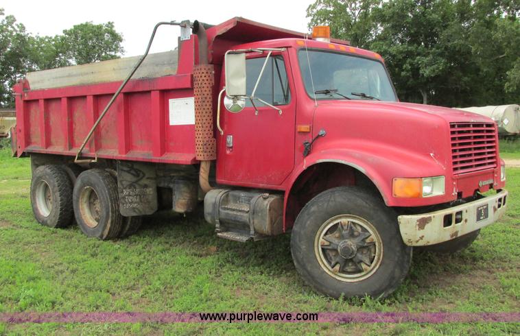 image for item F5195 1992 International 4900 dump truck