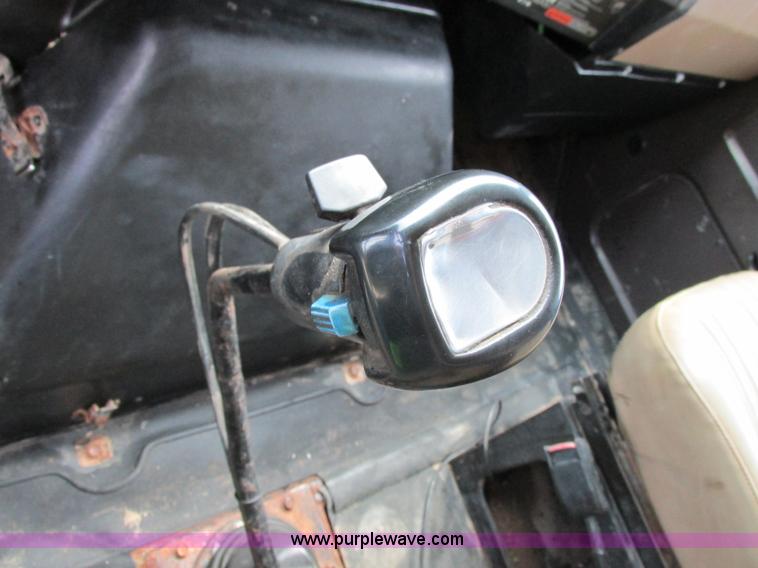 image for item F5195 1992 International 4900 dump truck