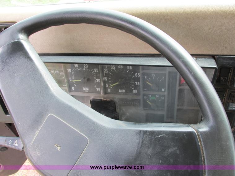 image for item F5195 1992 International 4900 dump truck