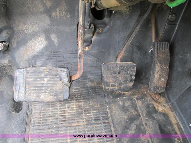 image for item F5195 1992 International 4900 dump truck