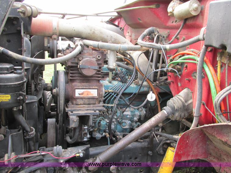 image for item F5195 1992 International 4900 dump truck