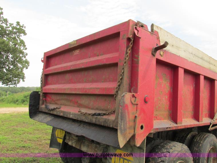 image for item F5195 1992 International 4900 dump truck