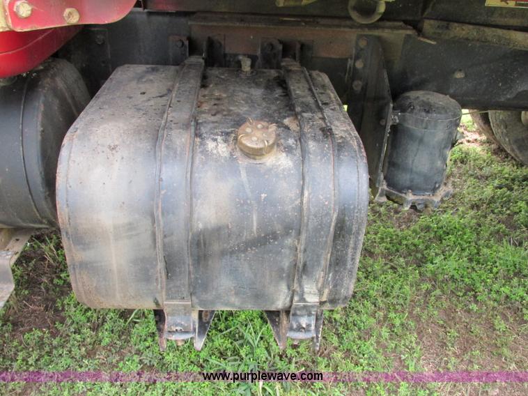 image for item F5195 1992 International 4900 dump truck