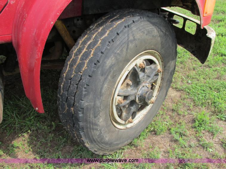 image for item F5195 1992 International 4900 dump truck