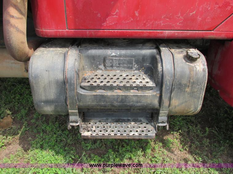 image for item F5195 1992 International 4900 dump truck