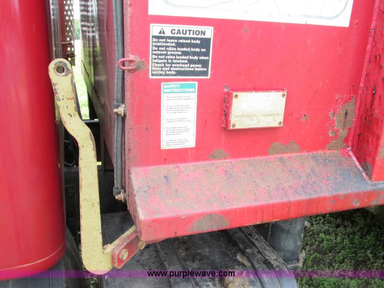 image for item F5195 1992 International 4900 dump truck