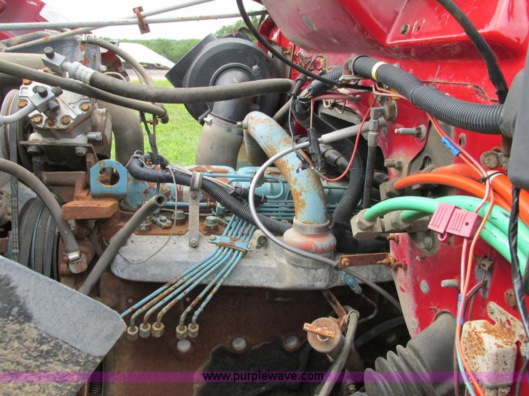 image for item F5196 1992 International 4900 cab and chassis