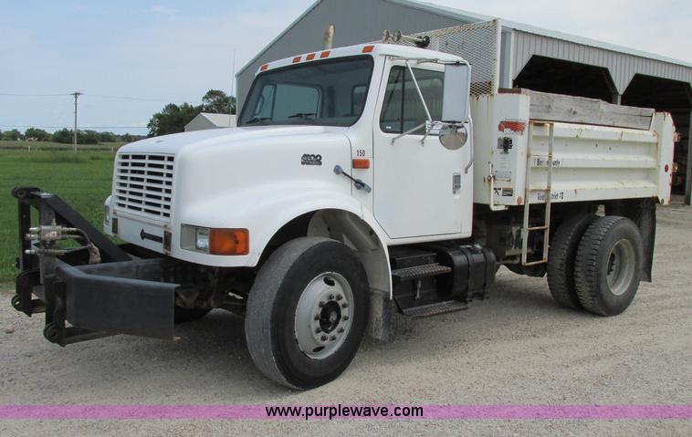 image for item F5197 1997 International 4900 dump truck