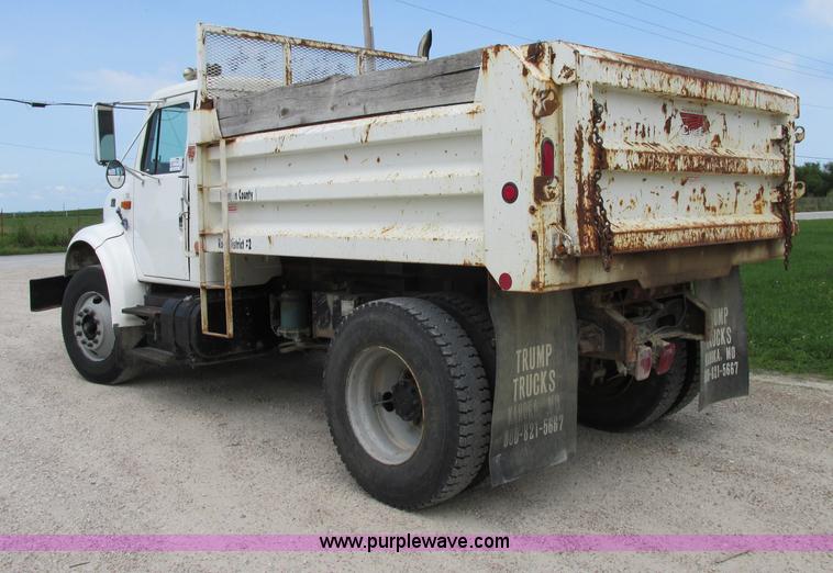 image for item F5197 1997 International 4900 dump truck