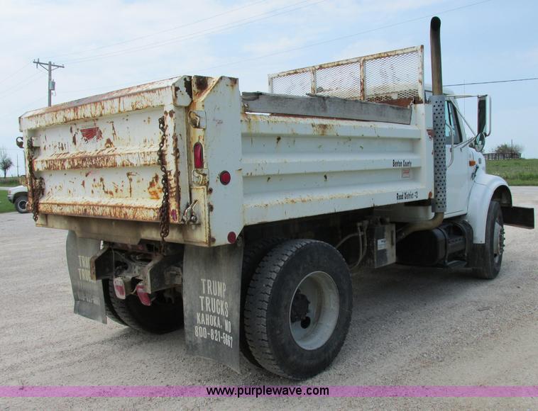 image for item F5197 1997 International 4900 dump truck