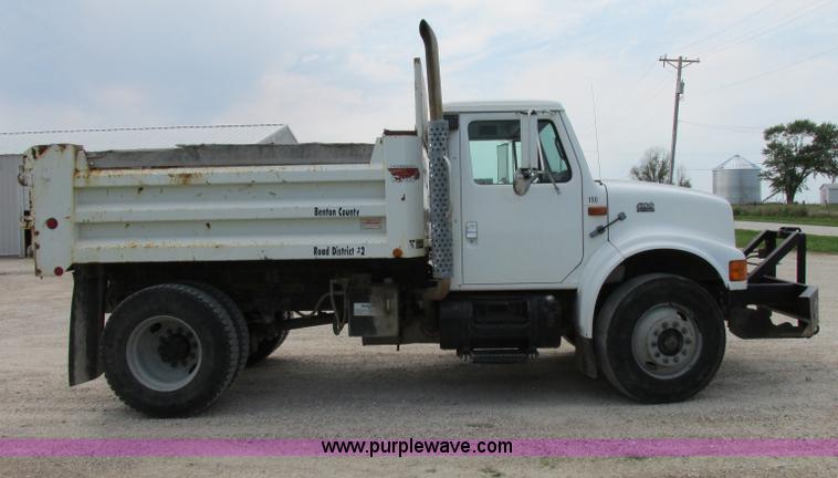 image for item F5197 1997 International 4900 dump truck