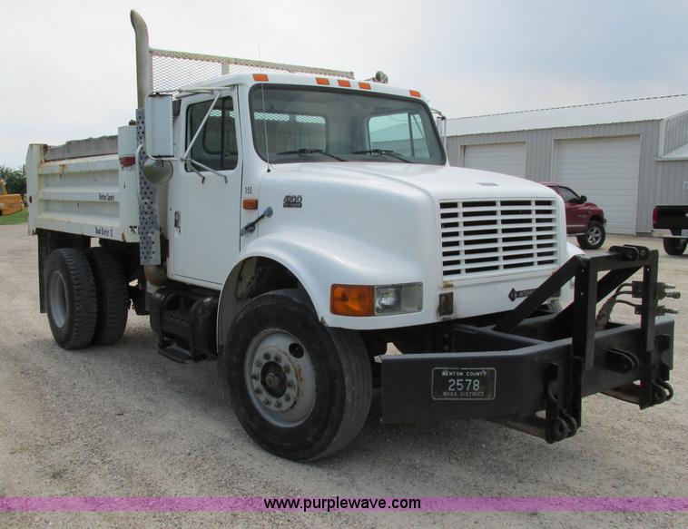 image for item F5197 1997 International 4900 dump truck