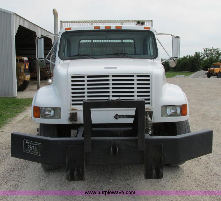 image for item F5197 1997 International 4900 dump truck