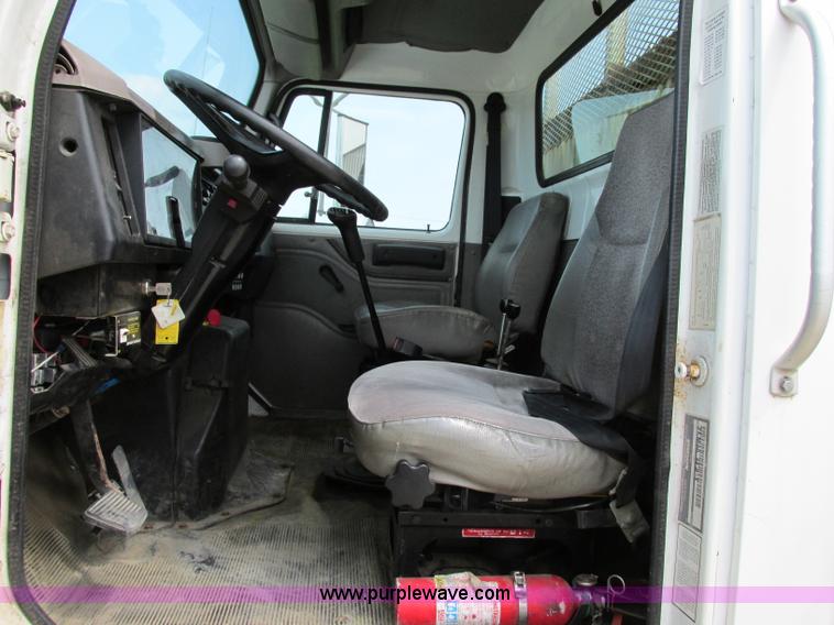 image for item F5197 1997 International 4900 dump truck