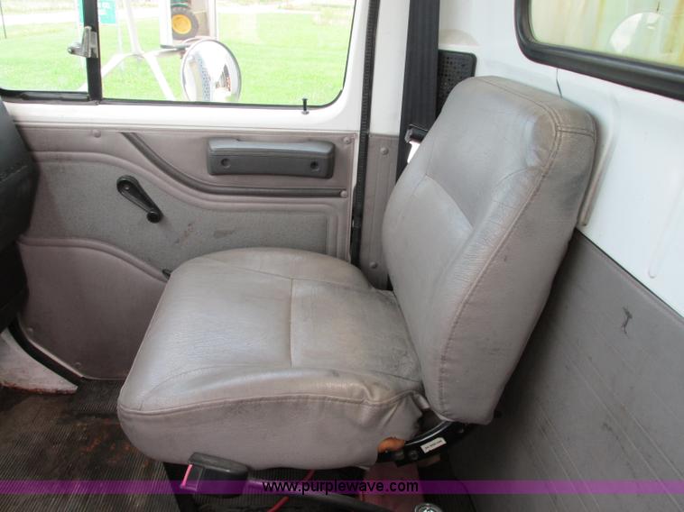 image for item F5197 1997 International 4900 dump truck