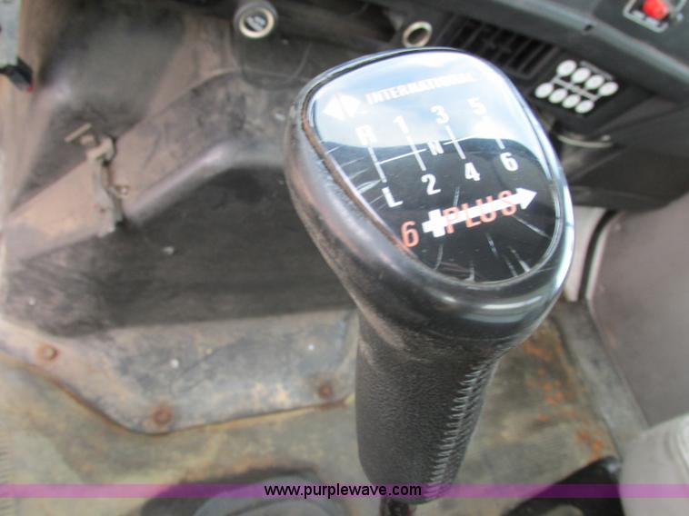 image for item F5197 1997 International 4900 dump truck