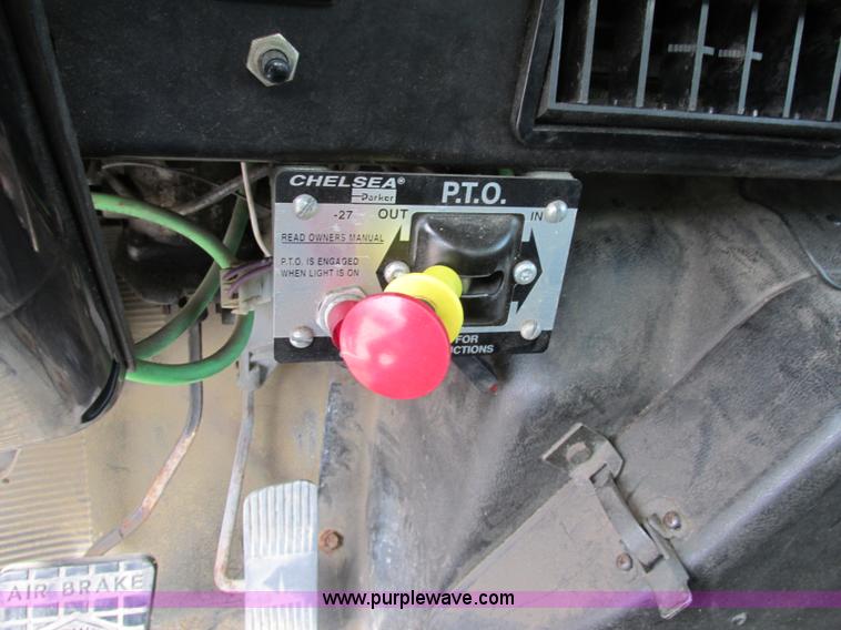 image for item F5197 1997 International 4900 dump truck