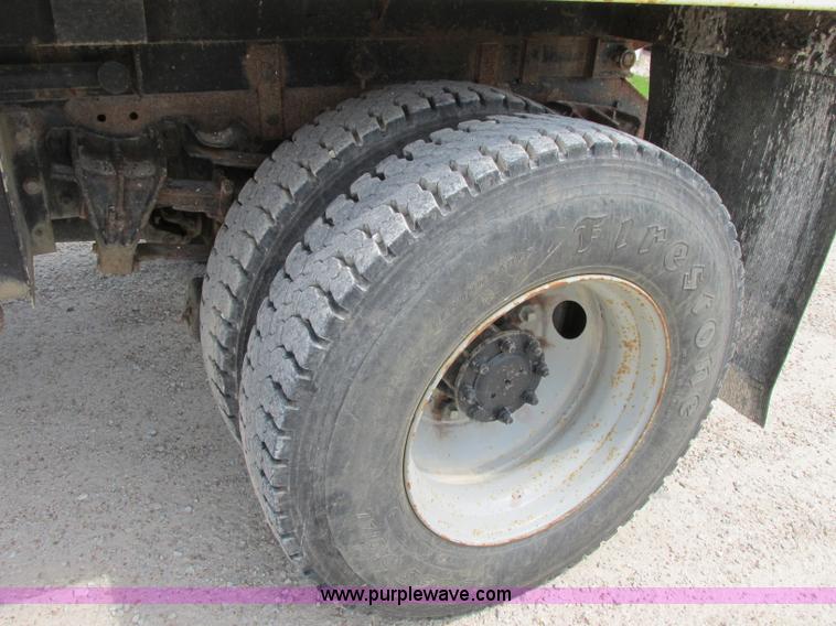 image for item F5197 1997 International 4900 dump truck