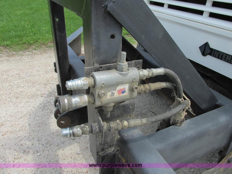 image for item F5197 1997 International 4900 dump truck