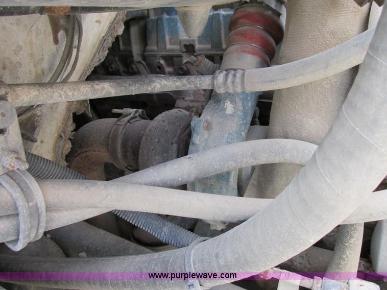 image for item F5197 1997 International 4900 dump truck