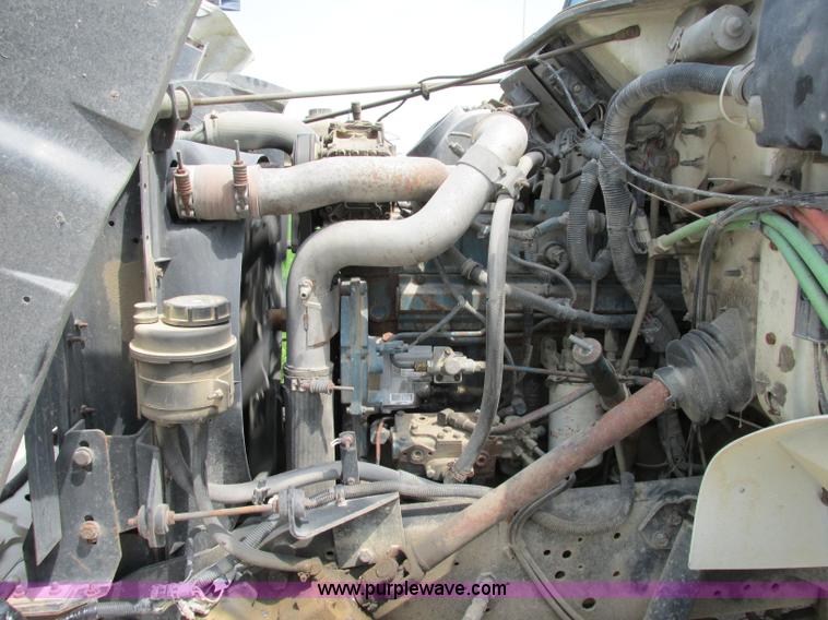 image for item F5197 1997 International 4900 dump truck