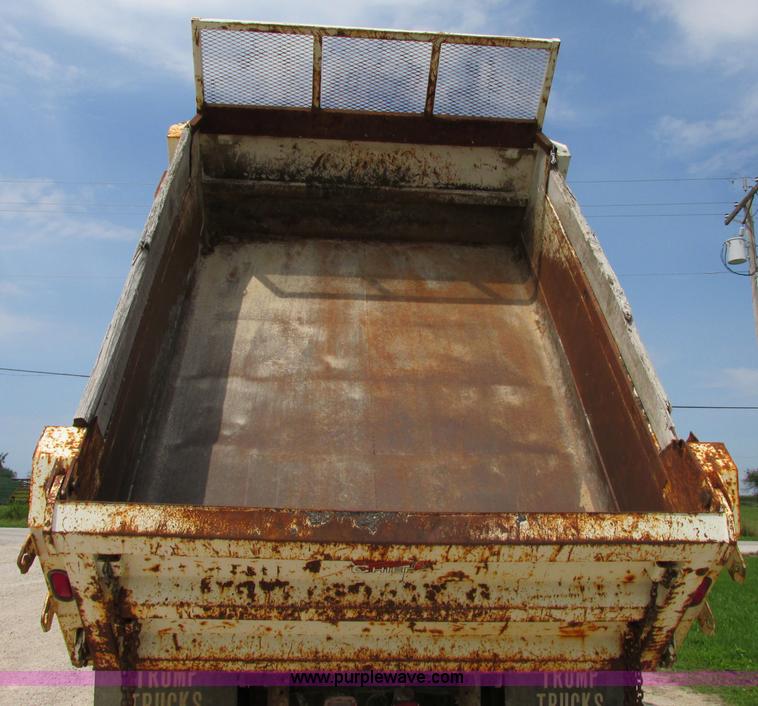 image for item F5197 1997 International 4900 dump truck