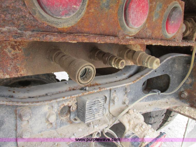 image for item F5197 1997 International 4900 dump truck