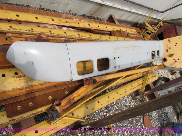 image for item F5197 1997 International 4900 dump truck