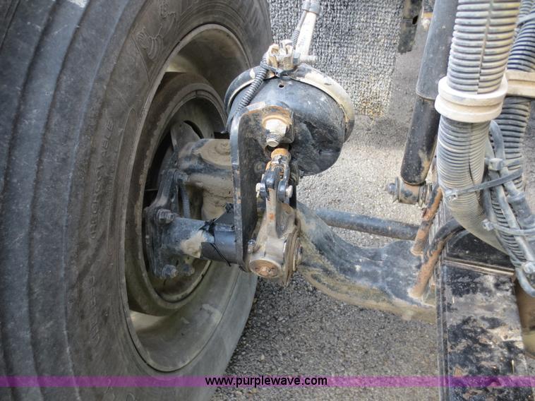 image for item F6645 2007 Kenworth T800 semi truck