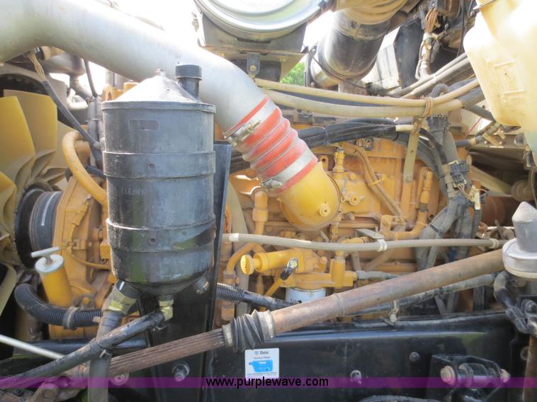 image for item F6645 2007 Kenworth T800 semi truck