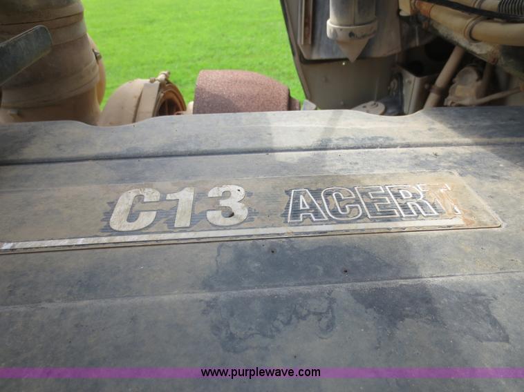 image for item F6645 2007 Kenworth T800 semi truck