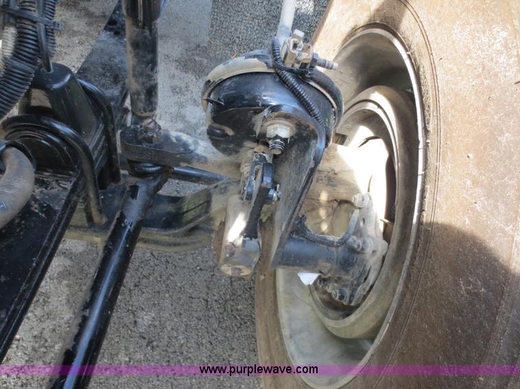 image for item F6645 2007 Kenworth T800 semi truck