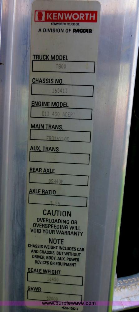 image for item F6645 2007 Kenworth T800 semi truck