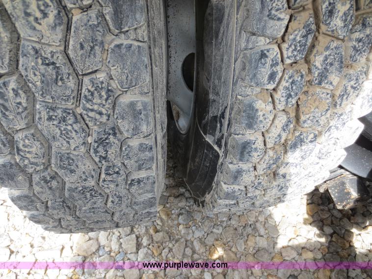 image for item F6646 2000 Kenworth T800 semi truck