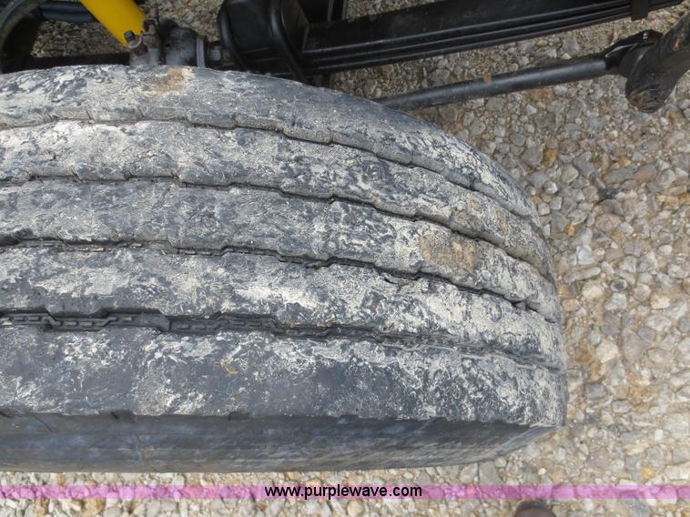 image for item F6646 2000 Kenworth T800 semi truck