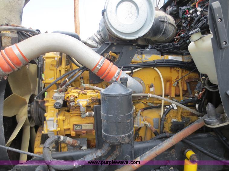 image for item F6646 2000 Kenworth T800 semi truck