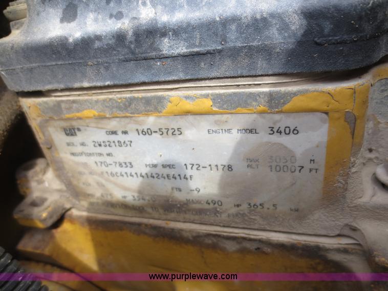 image for item F6646 2000 Kenworth T800 semi truck