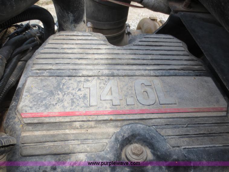 image for item F6646 2000 Kenworth T800 semi truck